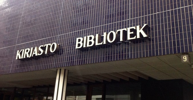 Kirjasto = Bibliotek = Library