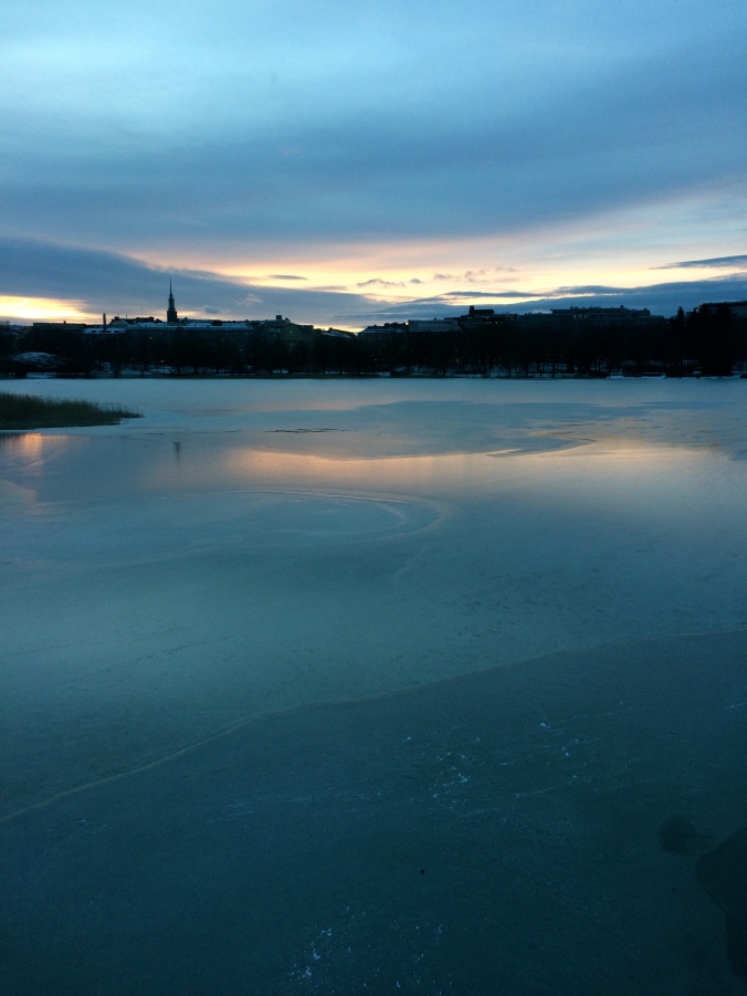 Sunset reflected on Töölönlahti, 7 January 2015 (-2 celcius, wind chill -8) 